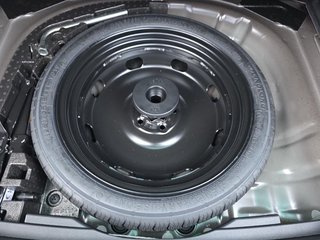 Skoda Karoq Sportline 1,5TSI DSG aAHK/ACC/Matrix/Kessy/el.Klappe - bilder 14