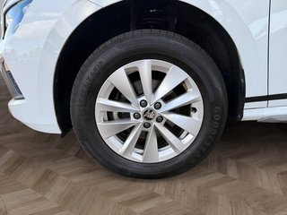 Skoda Kamiq Selection 1,5TSI LED/Kessy/Kamera/Winterp. - foto 11