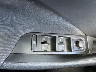 Skoda Kamiq Selection 1,5TSI LED/Kessy/Kamera/Winterp. - foto 19