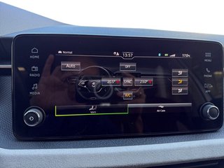 Skoda Kamiq Selection 1,5TSI LED/Kessy/Kamera/Winterp. - foto 42