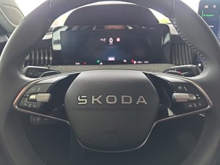 Skoda Superb Combi 2,0TDI DSG Navi/DCC/ACC/Kamera/Sitzhz.  ** - foto 13