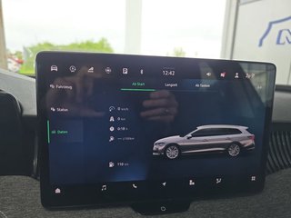 Skoda Superb Combi 2,0TDI DSG Navi/DCC/ACC/Kamera/Sitzhz.  ** - foto 28