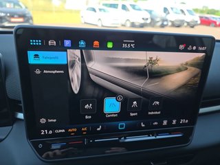 Volkswagen T-Roc R-Line 1.5 eTSI aAHK/Easy Open/Winterp.  ** - foto 31