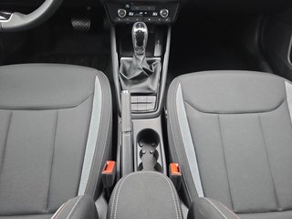 Skoda Kamiq Selection 1,0TSI DSG Kessy/Kamera/Temp/2-Z.Klimaaut.  ** - bilder 7