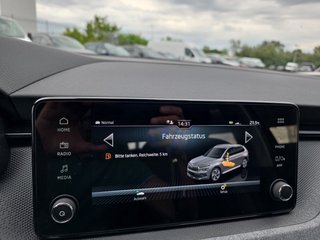Skoda Kamiq Selection 1,0TSI DSG Kessy/Kamera/Temp/2-Z.Klimaaut.  ** - bilder 37