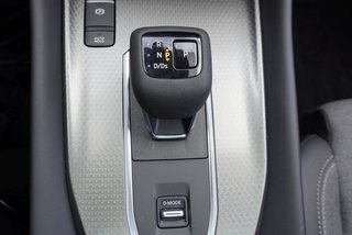 Nissan Qashqai 1,3 DIG-T Xtronic Pano/LED/Navi/Kamera/Keyless  ** - bilder 20