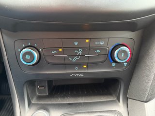 Ford Focus Turnier 1.5TDCi 120PS AHK/Ganzjahresreifen - bilder 17