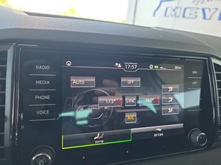 Skoda Karoq 1,5TSI DSG 4*J.Gar/aAHK/Kamera/Kessy/Winterp.  ** - bilder 36