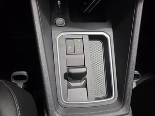 Volkswagen Caddy Maxi Style 1,5TSI DSG LED/Navi/Kamera/Winterp.  ** - bilder 20