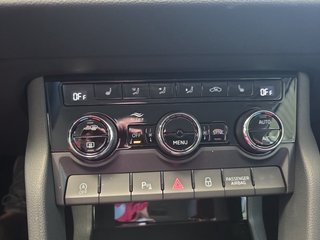 Skoda Karoq 2,0TDI DSG 4*J.Gar/aAHK/Kamera/Kessy/Winterp.  ** - foto 27