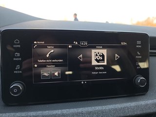 Skoda Kamiq Selection 1,5TSI DSG AHK/Kamera/LED/Kessy/Winterp.  ** - foto 24