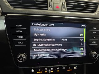 Skoda Superb Combi 1,5TSI DSG Navi/Kamera/el.Klappe/Kessy         ** - bilder 33