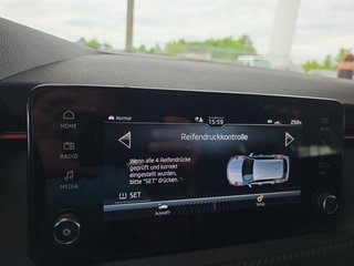 Skoda Kamiq Monte Carlo 1,5TSI DSG 4*J.Gar/AHK/18*Alu/el.Klappe  ** - bilder 40