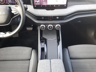 Skoda Superb Combi 2,0TDI DSG Navi/DCC/ACC/Kamera/Sitzhz.  ** - foto 6