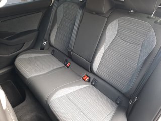 Skoda Superb Combi 2,0TDI DSG Navi/DCC/ACC/Kamera/Sitzhz.  ** - foto 8