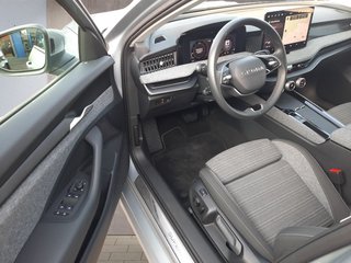 Skoda Superb Combi 2,0TDI DSG Navi/DCC/ACC/Kamera/Sitzhz.  ** - foto 12