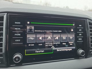 Skoda Karoq 1,5TSI DSG aAHK/Navi/Kamera/LED/ACC/Winterp.   ** - foto 45