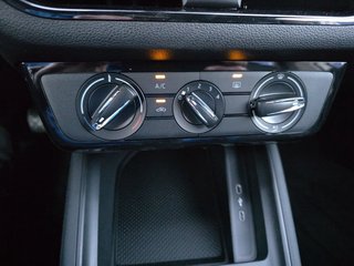 Skoda Kamiq 1,0TSI 115PS 16*Alu/LED/Temp/SmartLink - bilder 21