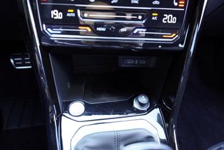 Volkswagen T-Roc R-Line 1,5TSI DSG UPE=45500 Euro - bilder 23