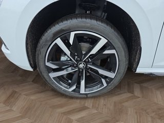 Skoda Kamiq Monte Carlo 1,5TSI DSG 4*J.Gar/AHK/18*Alu/el.Klappe  ** - bilder 11