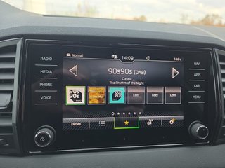 Skoda Karoq Sportline 2,0TDI DSG 4*J.Gar/Pano/aAHK/Matrix/Navi    ** - bilder 24