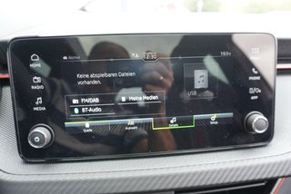 Skoda Kamiq Monte Carlo 1,5TSI DSG 4*J.Gar/18*Alu/el.Klappe  ** - bilder 26