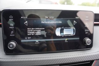 Skoda Kamiq Monte Carlo 1,5TSI DSG 4*J.Gar/18*Alu/el.Klappe  ** - bilder 28