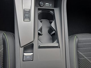Peugeot 308 GT Hybrid 145 Matrix/18*Alu/Navi/Kamera  ** - foto 15