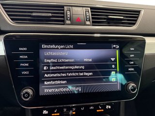 Skoda Superb Combi 1,5TSI DSG Navi/Kamera/el.Klappe/Kessy         ** - foto 32