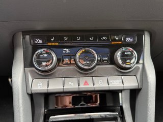 Skoda Karoq Sportline 1,5TSI DSG 4*J.Gar/Pano/aAHK/Matrix/Navi    ** - foto 25
