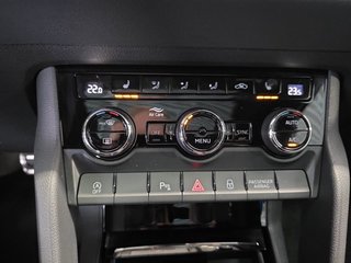 Skoda Karoq Sportline 1,5TSI DSG 4*J.Gar/Pano/aAHK/Matrix/Navi    ** - foto 25