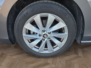 Skoda Superb Combi 2,0TDI DSG Navi/DCC/ACC/Kamera/Sitzhz.  ** - foto 11