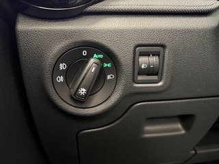 Skoda Fabia 1,0TSI DSG 2-Z.Klimaaut/Winterp/Temp/LED/Pdc   ** - foto 15
