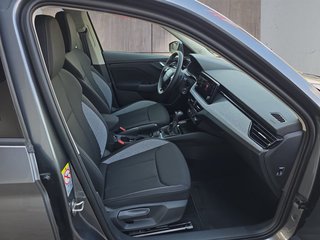 Skoda Kamiq Selection 1,0TSI DSG Kessy/Kamera/Temp/2-Z.Klimaaut.  ** - foto 11