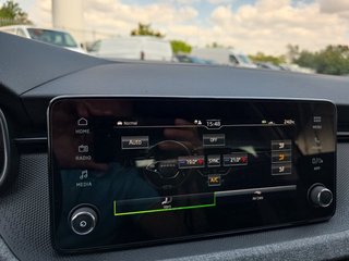 Skoda Kamiq Selection 1,0TSI DSG Kessy/Kamera/Temp/2-Z.Klimaaut.  ** - foto 40