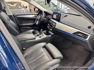 BMW 530 i xDrive Touring Luxury Line ACC PANO KOMF-S - foto 17