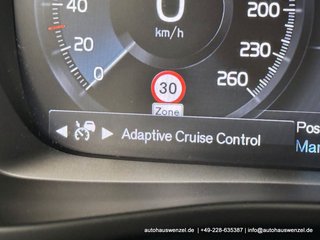 Volvo XC40 B4 B Aut. R-Design PANORAMA AHK ACC 360° - photo 33