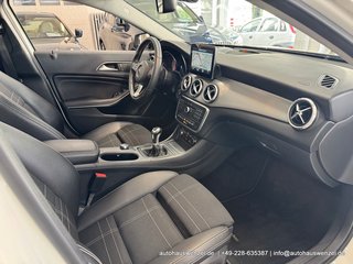 Mercedes-Benz GLA 180 6-Gang - nur 61 tkm - PANO KAM STANDHEIZ - foto 12