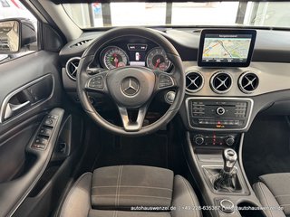 Mercedes-Benz GLA 180 6-Gang - nur 61 tkm - PANO KAM STANDHEIZ - foto 16