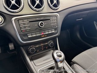 Mercedes-Benz GLA 180 6-Gang - nur 61 tkm - PANO KAM STANDHEIZ - foto 30