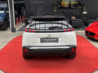 Peugeot 2008 GT FOCAL / LED / ACC / NAVI / Keyless / - foto 1