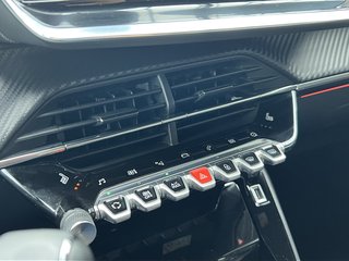 Peugeot 2008 GT FOCAL / LED / ACC / NAVI / Keyless / - foto 22