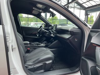 Peugeot 2008 GT FOCAL / LED / ACC / NAVI / Keyless / - foto 30