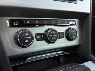 Volkswagen Passat Variant BlueMotion LED / PDC / ACC - bilder 18
