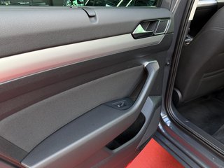 Volkswagen Passat Variant BlueMotion LED / PDC / ACC - bilder 25