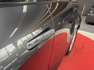 Toyota C-HR Hybrid FWD Business Edition LED/LDA/BSM/PCS/PDA/RSA - foto 1