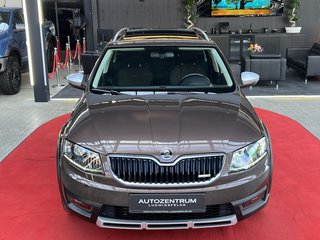 Skoda Octavia Combi Scout 4x4 XENON / PDC / LED / - foto 4