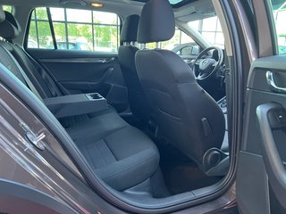 Skoda Octavia Combi Scout 4x4 XENON / PDC / LED / - foto 23