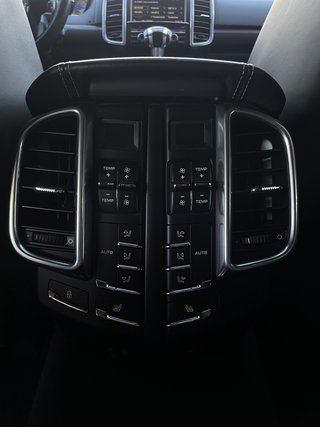 Porsche Cayenne S Turbo Manufaktur Volllederausstattung/PANO/BOSE/AHK/CARBON Porsche - bilder 30