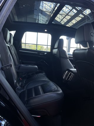 Porsche Cayenne S Turbo Manufaktur Volllederausstattung/PANO/BOSE/AHK/CARBON Porsche - bilder 36